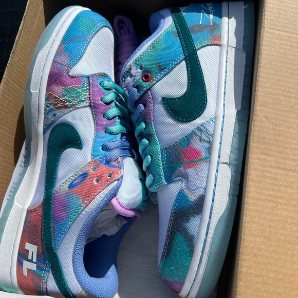 DS Nike dunk low futura SB size 9.5